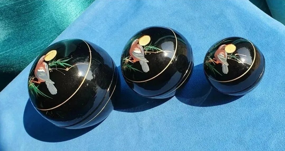 Round Lacquered Nesting Boxes