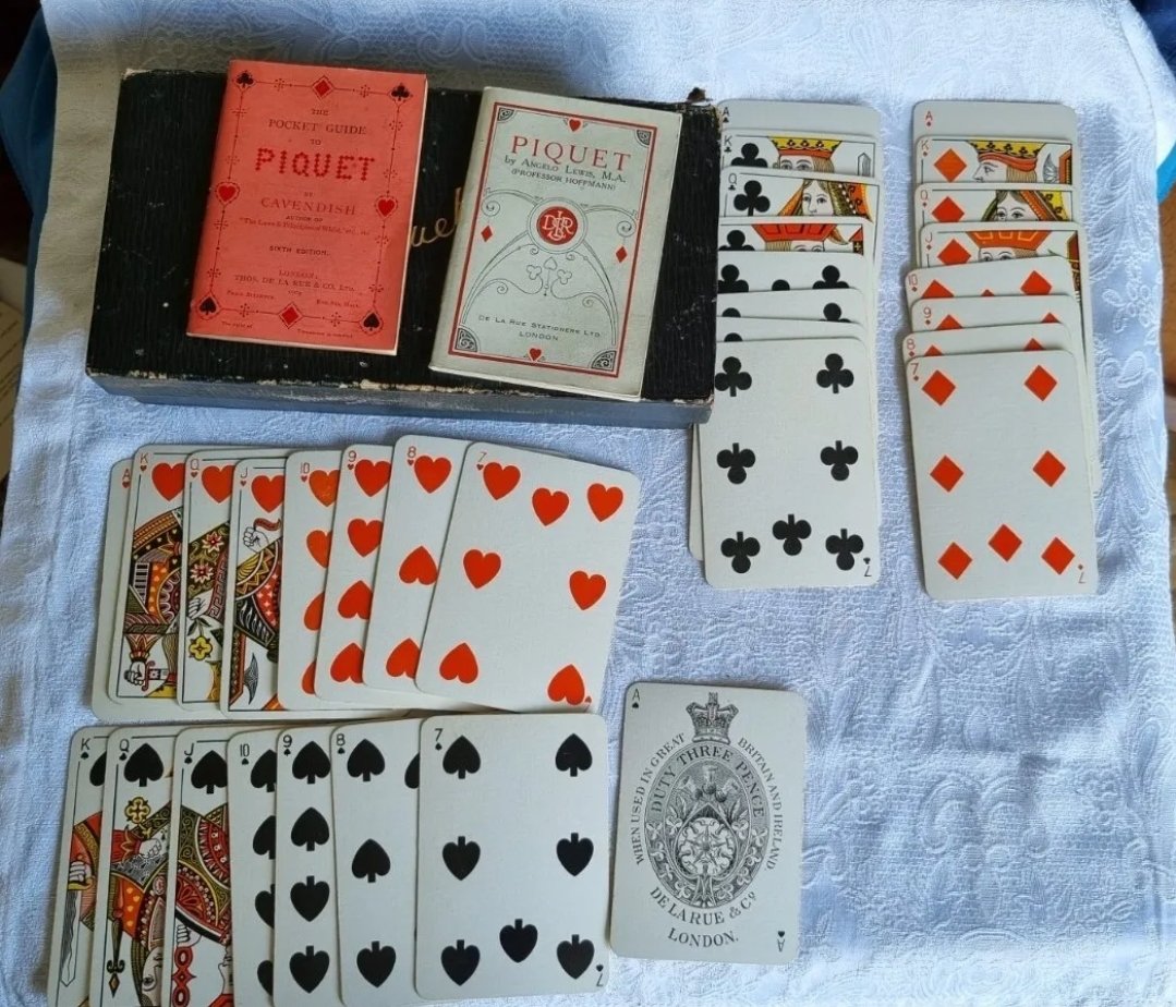 Antique Piquet Set in Leather Covered Box - Image 3