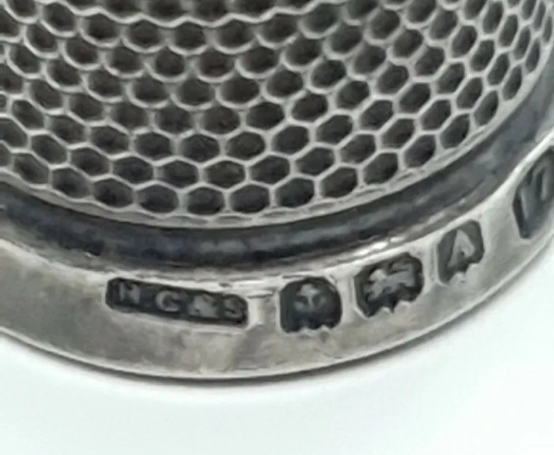 Vintage Silver Thimble Henry Griffith & Sons Birmingham 1925 Size 17 - Image 2