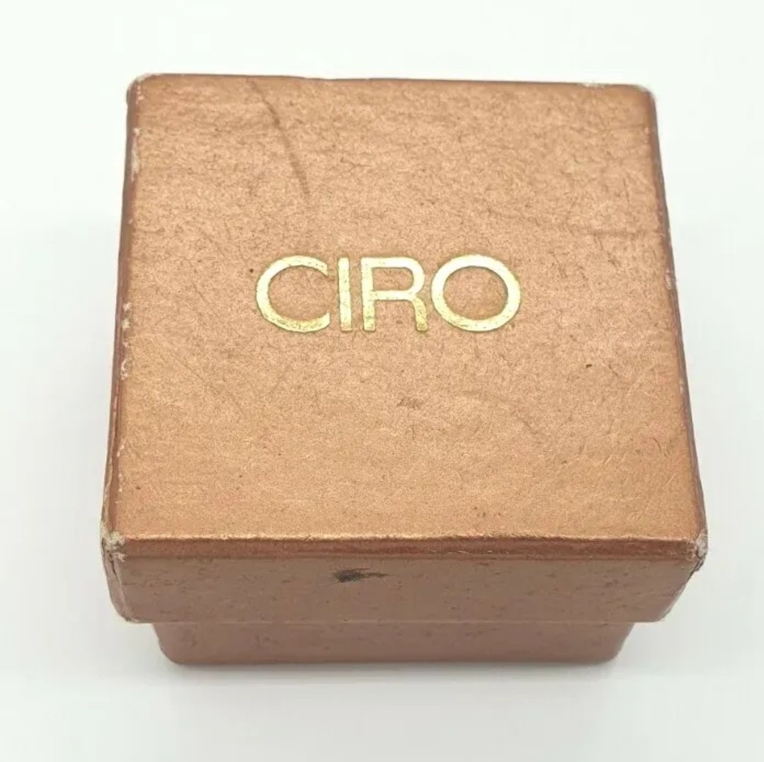 Vintage Ciro Brooch Crystal Encrusted Bow / Cross with Box - Image 3