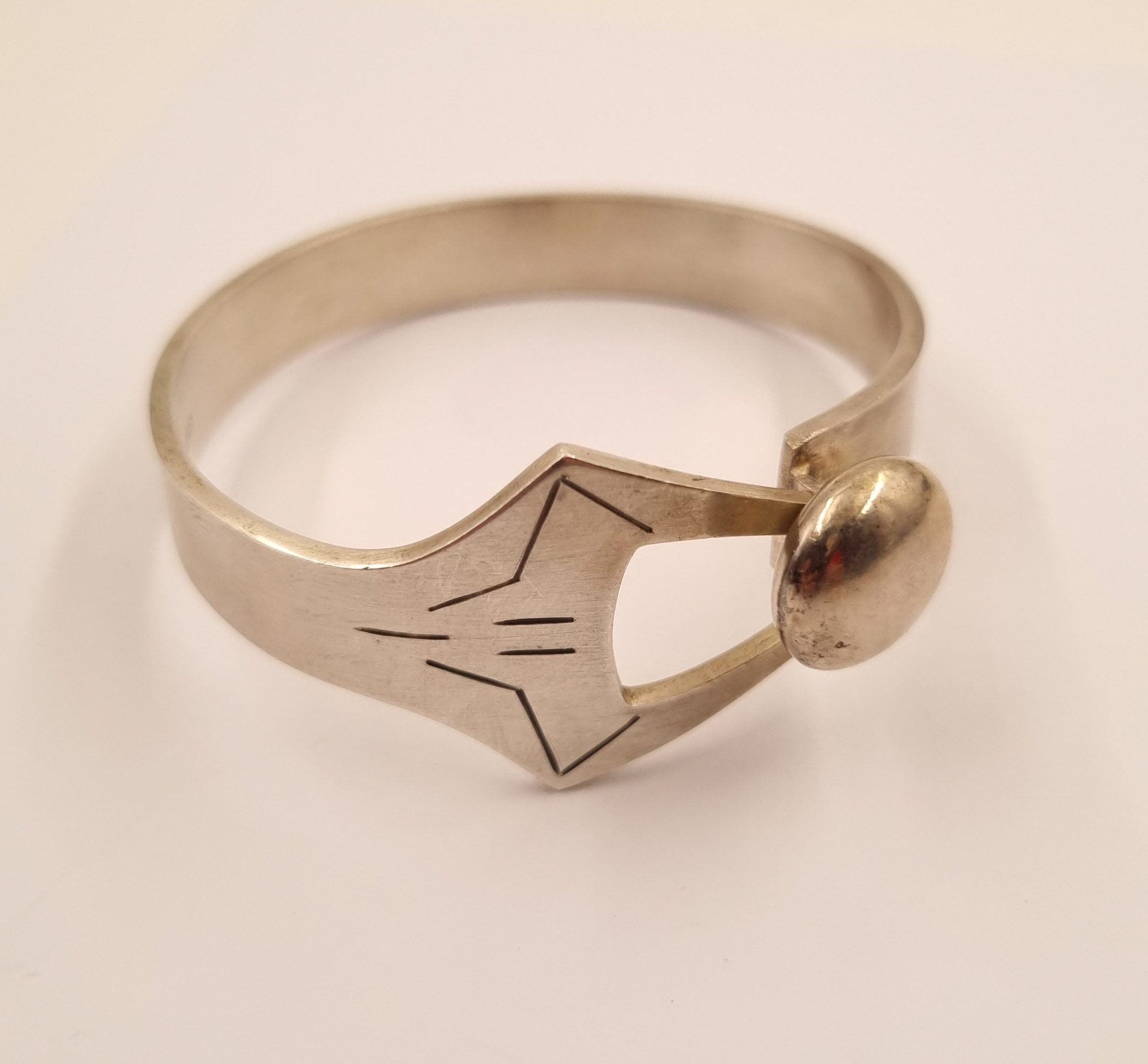Elon Arenhill Bangle