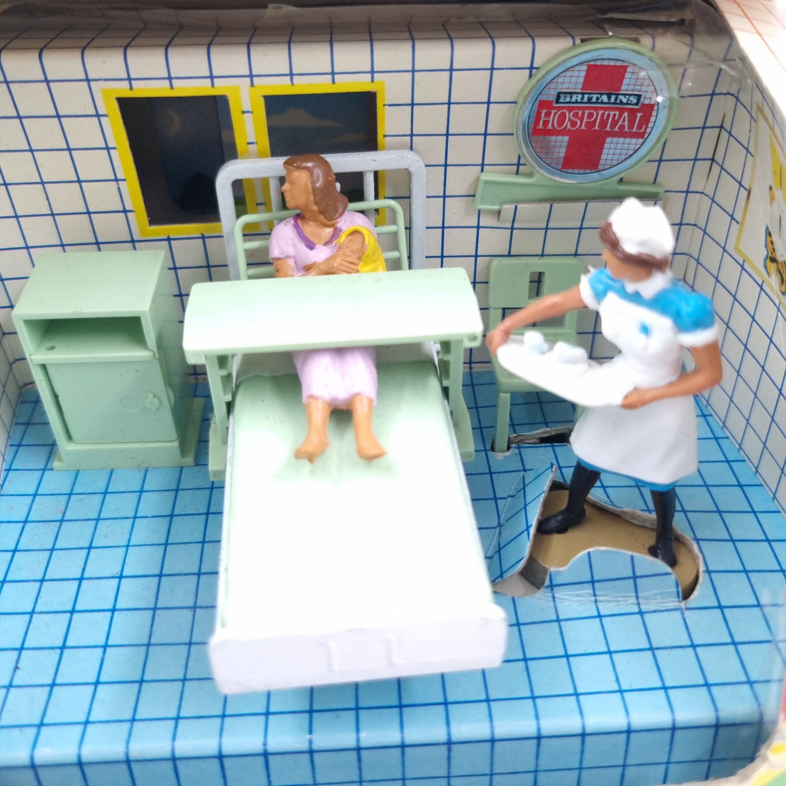 Britains Hospital 7853 Nurse with Mother and Baby - Image 2