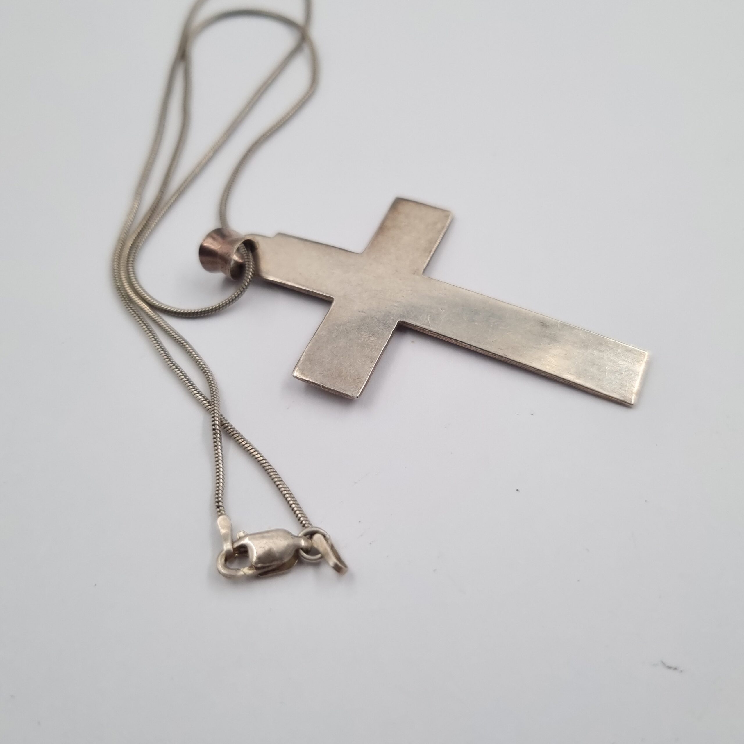 Large Silver Cross Pendant Necklace on 16in Rope Chain - Image 2