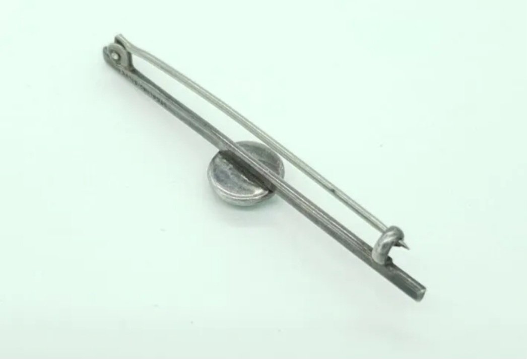 Edwardian Silver Bar Brooch with Green Glass Disc - Image 2