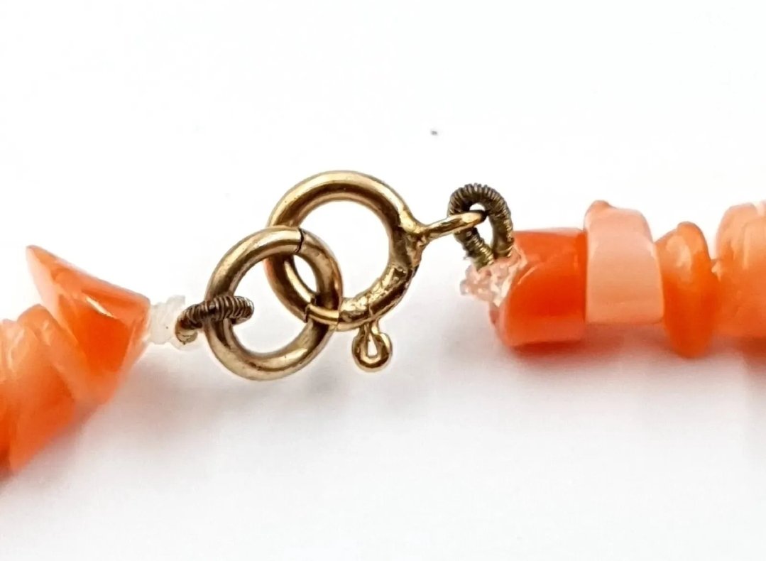 Antique Coral Necklace 9ct Gold Clasp Chip Bead. Approx 16in - Image 2