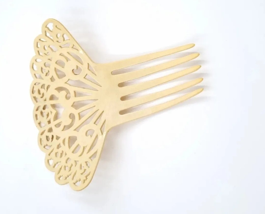 Vintage Mantilla Hair Comb in Cream Ivorine Celluloid of a Large Size c 1930s - Image 2