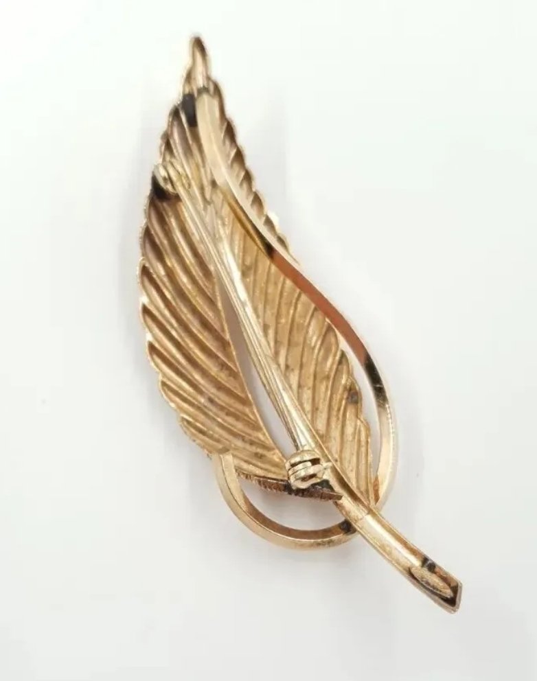 Kollmar & Jourdan Brooch in Rolled Gold | Textured Leaf | Vintage Mid Century - Image 3