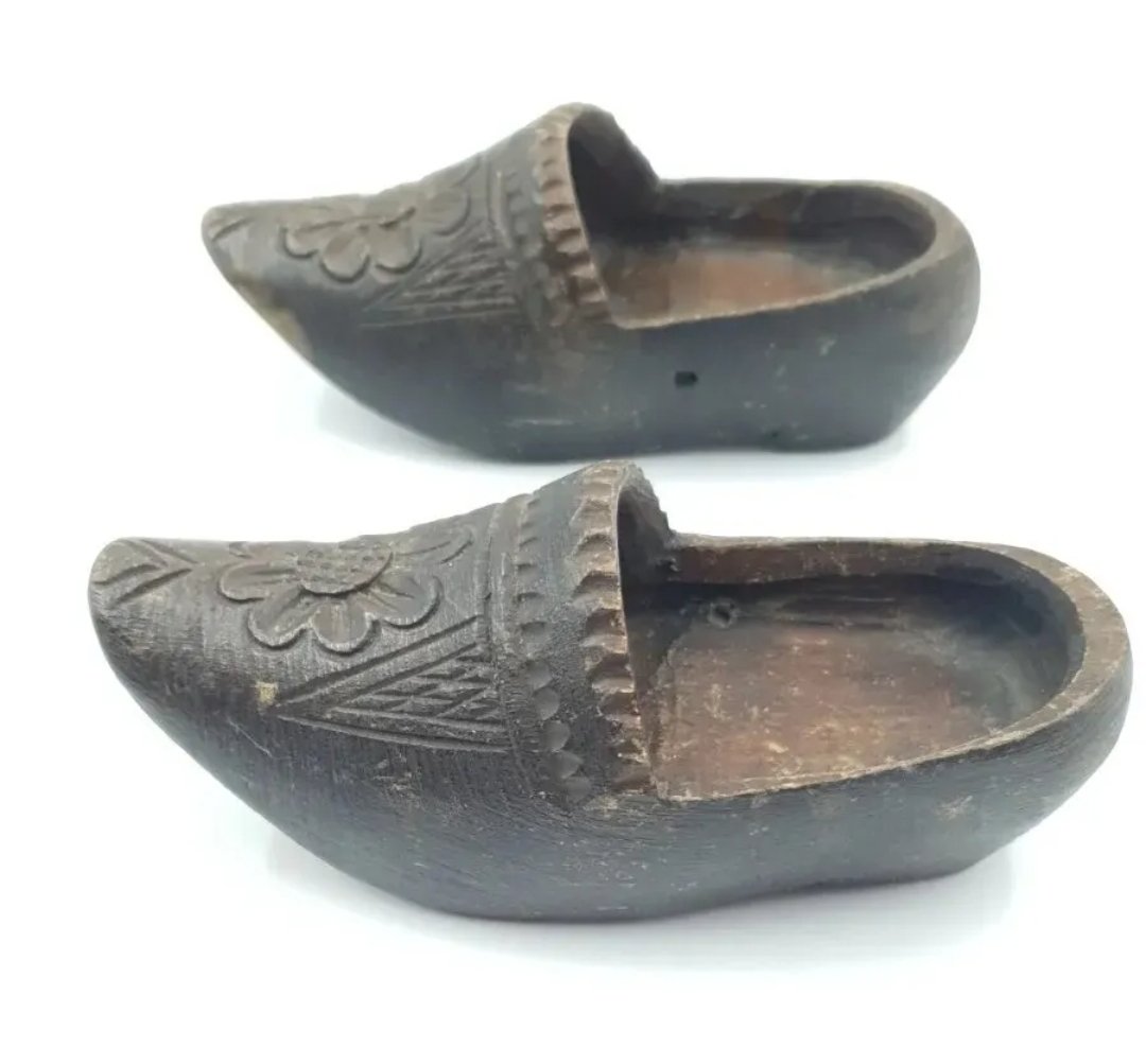 Carved Wooden Shoes marked Ploërmel. French Antique / Vintage miniature pair clogs - Image 3