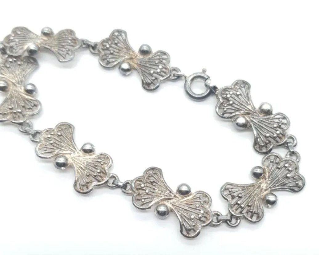 Sterling Silver Filigree Bracelet Hallmarked 1972 London Imports with Bows - Image 2