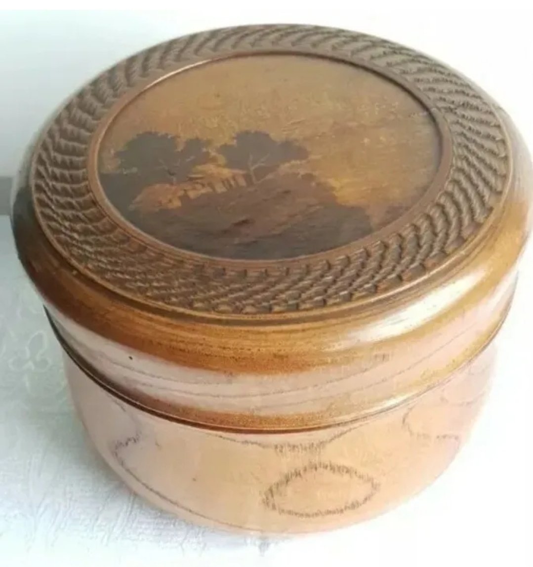 Antique Victorian Collar Box