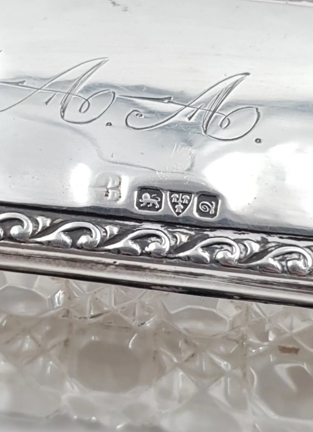 Chester Silver Top Cut Glass Vanity Pot Hallmarked 1916 Monogram - Image 2