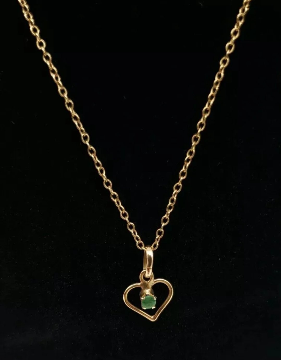 9ct Gold Heart Pendant Necklace Green Stone Centre 19in Chain