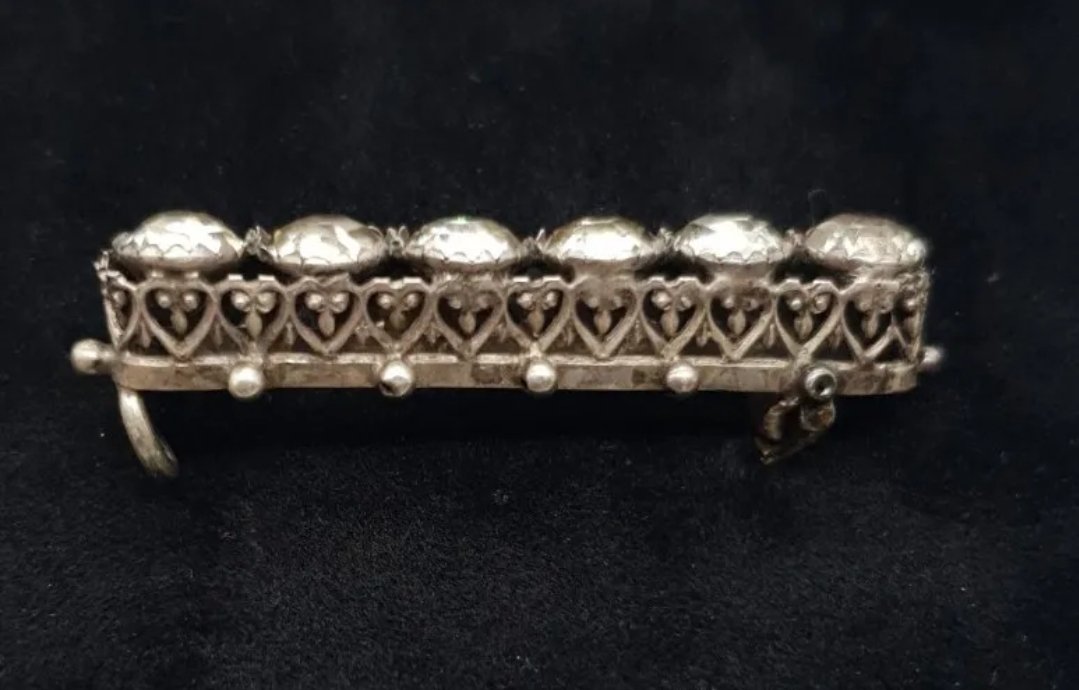 Antique Paste Bar Brooch in Silver Filigree Hearts Mount - Image 2