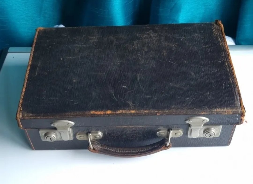 Vintage Allen & Hanburys Doctors Leather Writing Stationery Case - Image 2