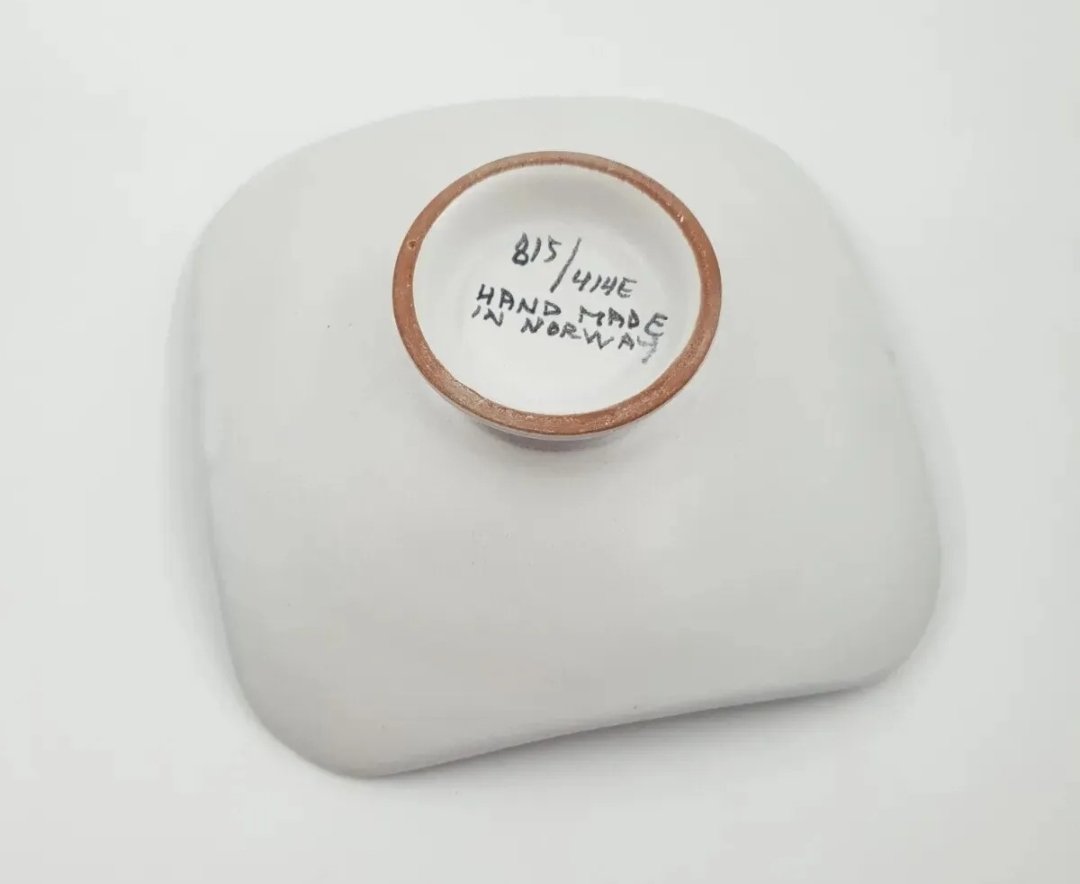 Mid Century Norwegian Pottery Bowl. In Manner of Elle Keramikk - Image 2