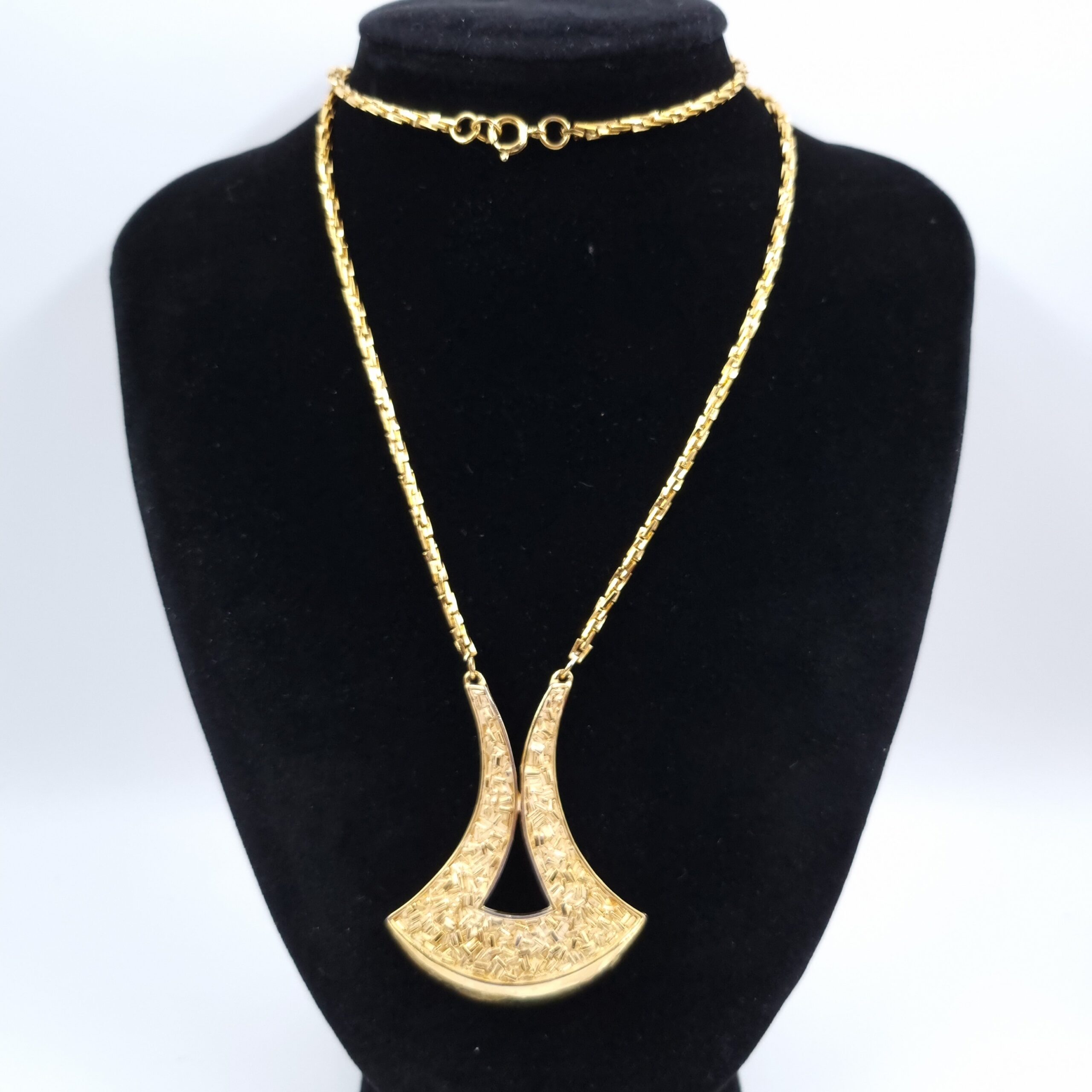 Crown Trifari Necklace Modernist Style - Image 2
