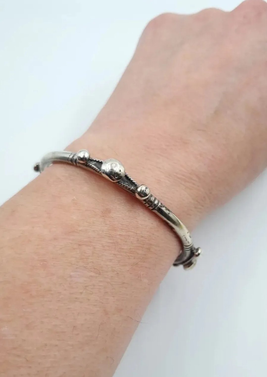 Egyptian Silver Nubian Cuff Bangle Handmade in Egypt. 800 Silver c 1965 / 67 - Image 5