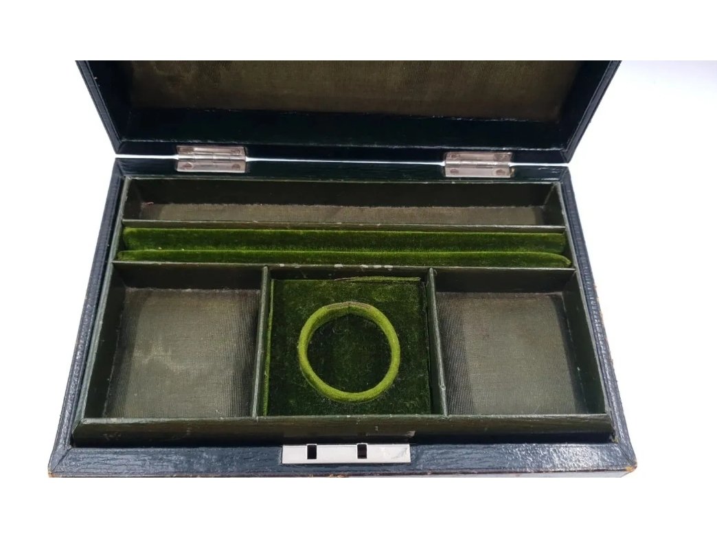 Large Edwardian Leather Jewellery Box With Tray & Key. Silk & Velvet Lined - Image 4