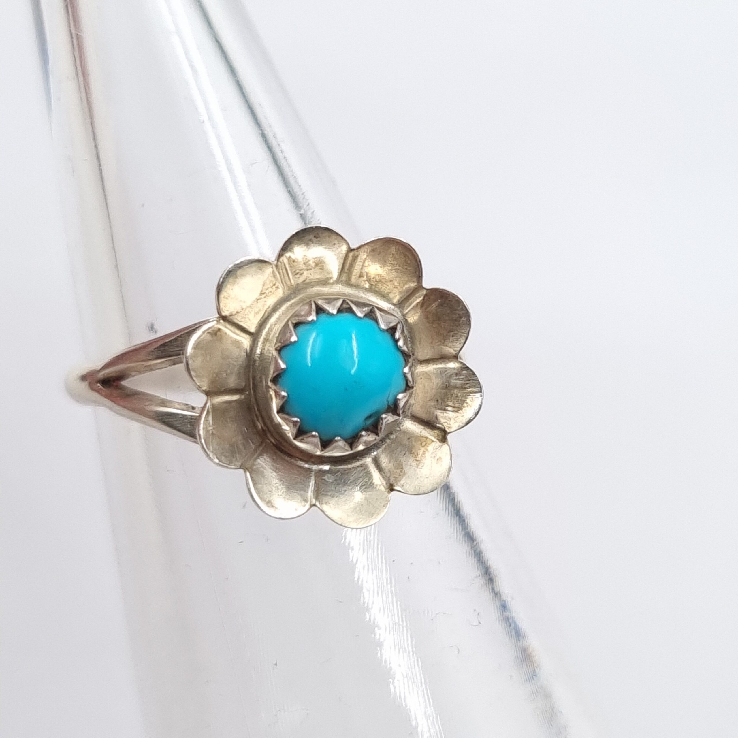 Sterling Silver Turquoise Flower Ring Size H 1/2 (US 4).