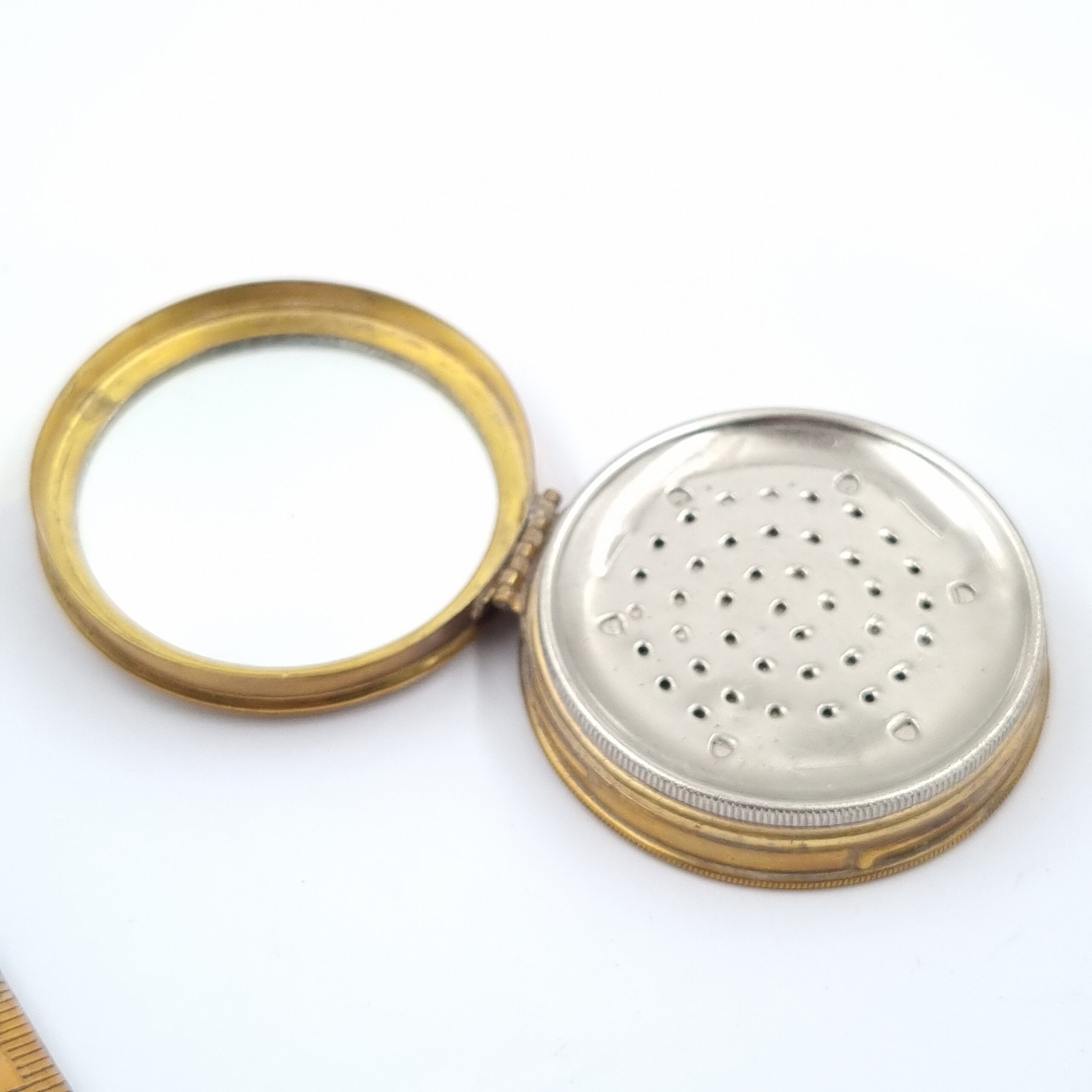 Art Deco French Powder Compact by Dhaussy with Colander Sifter - Image 4
