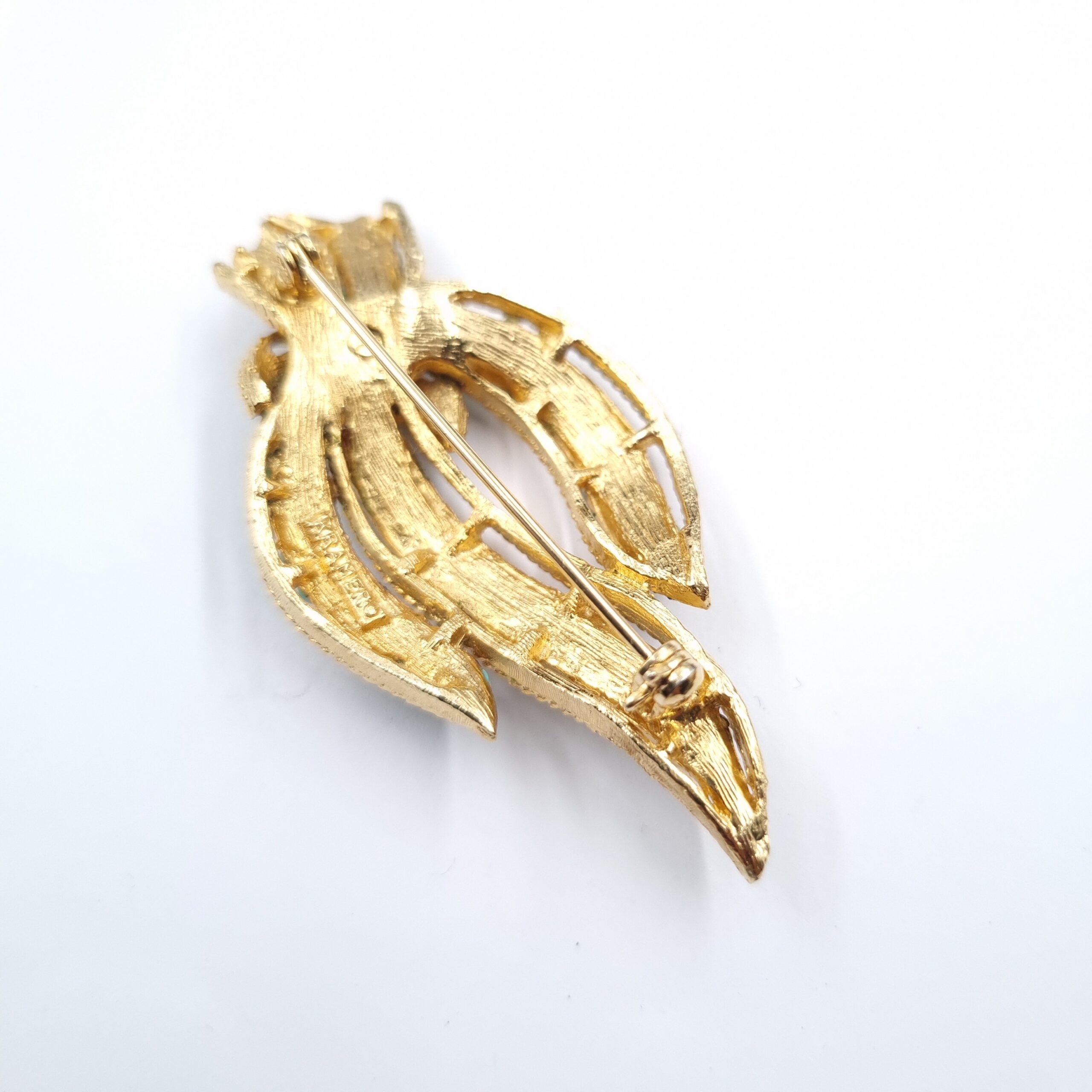 Vintage Kramer Brooch Gold Tone Blue & Pink - Image 3