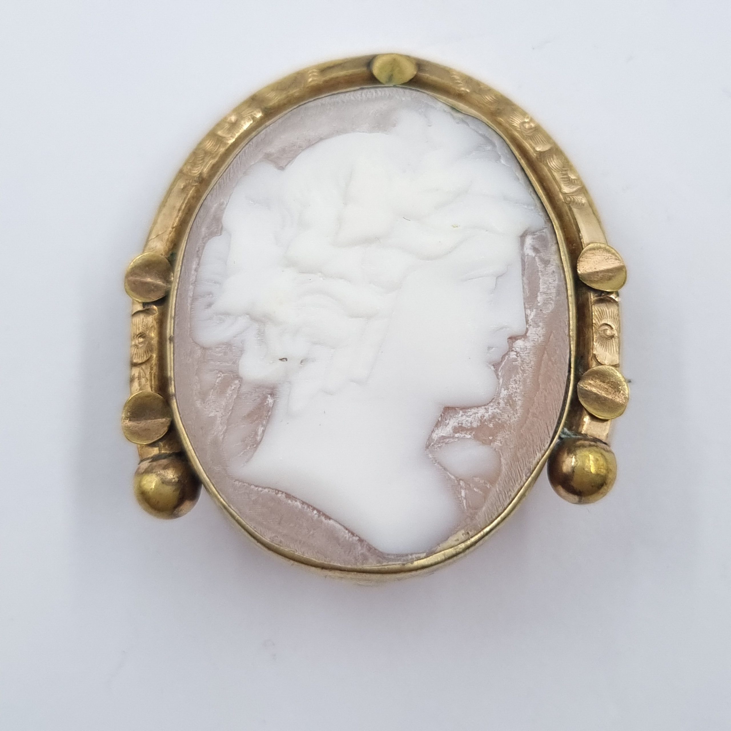 Victorian Cameo Brooch Yellow Metal