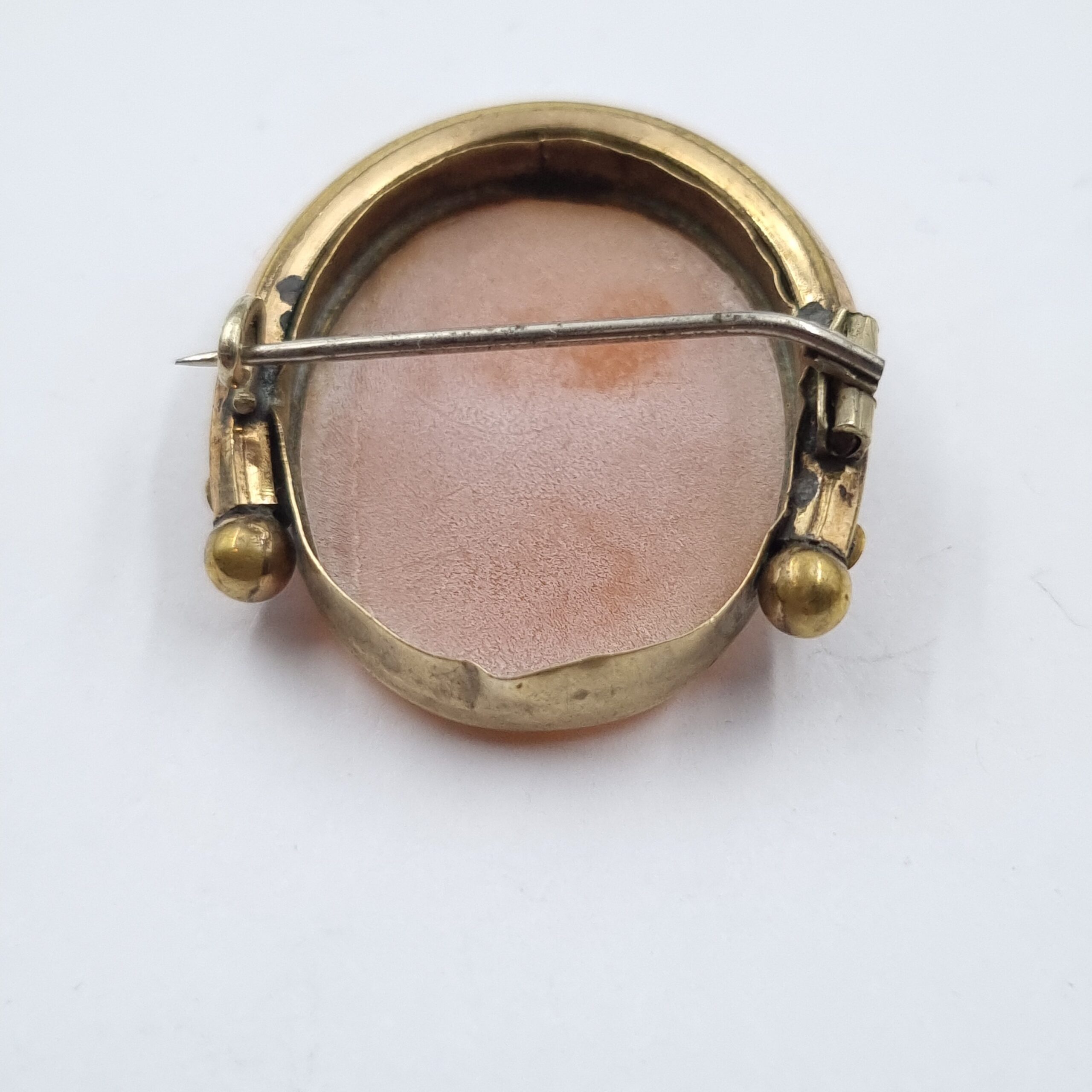 Victorian Cameo Brooch Yellow Metal