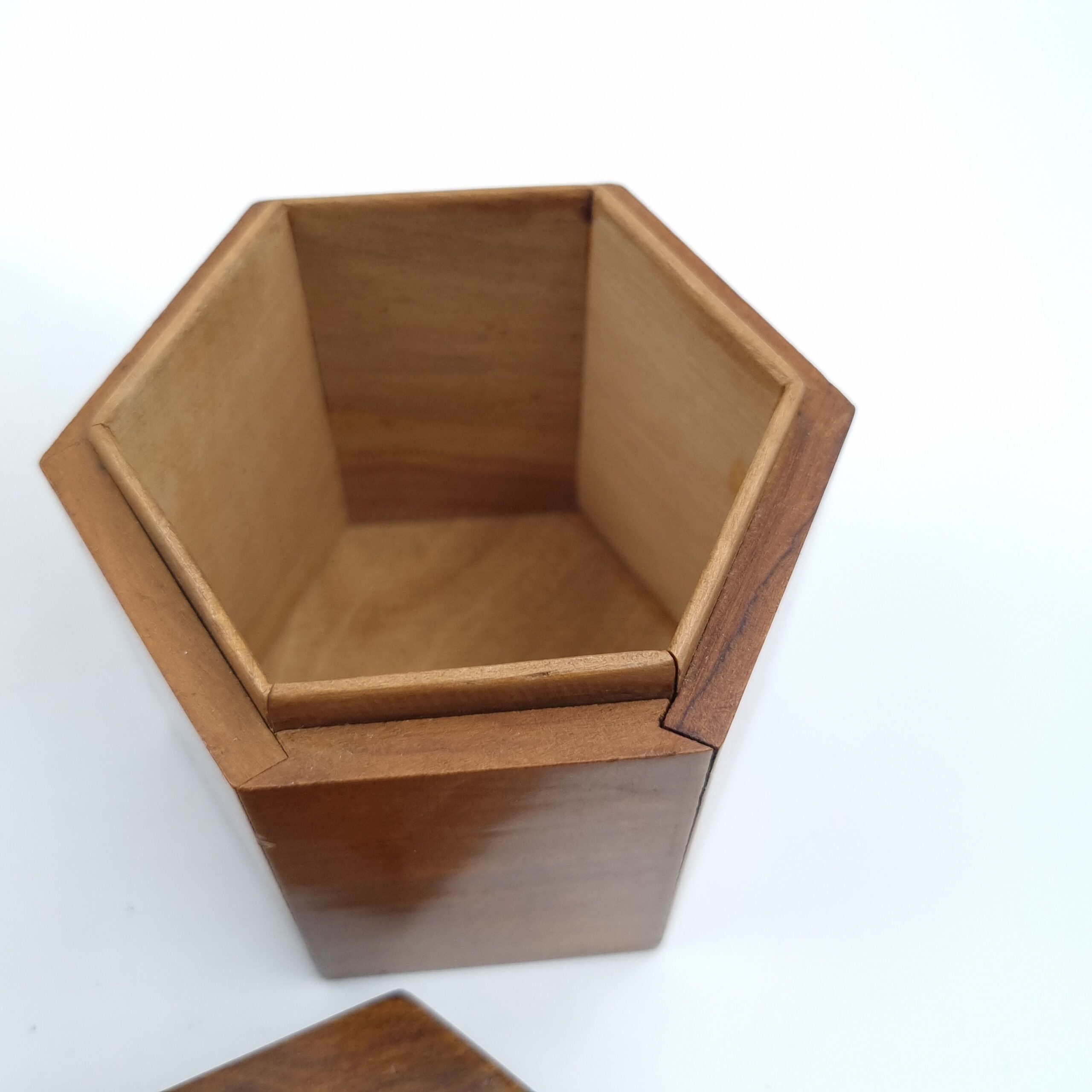 Swan Down Powder Puff in Wooden Hexagonal Box - Image 5