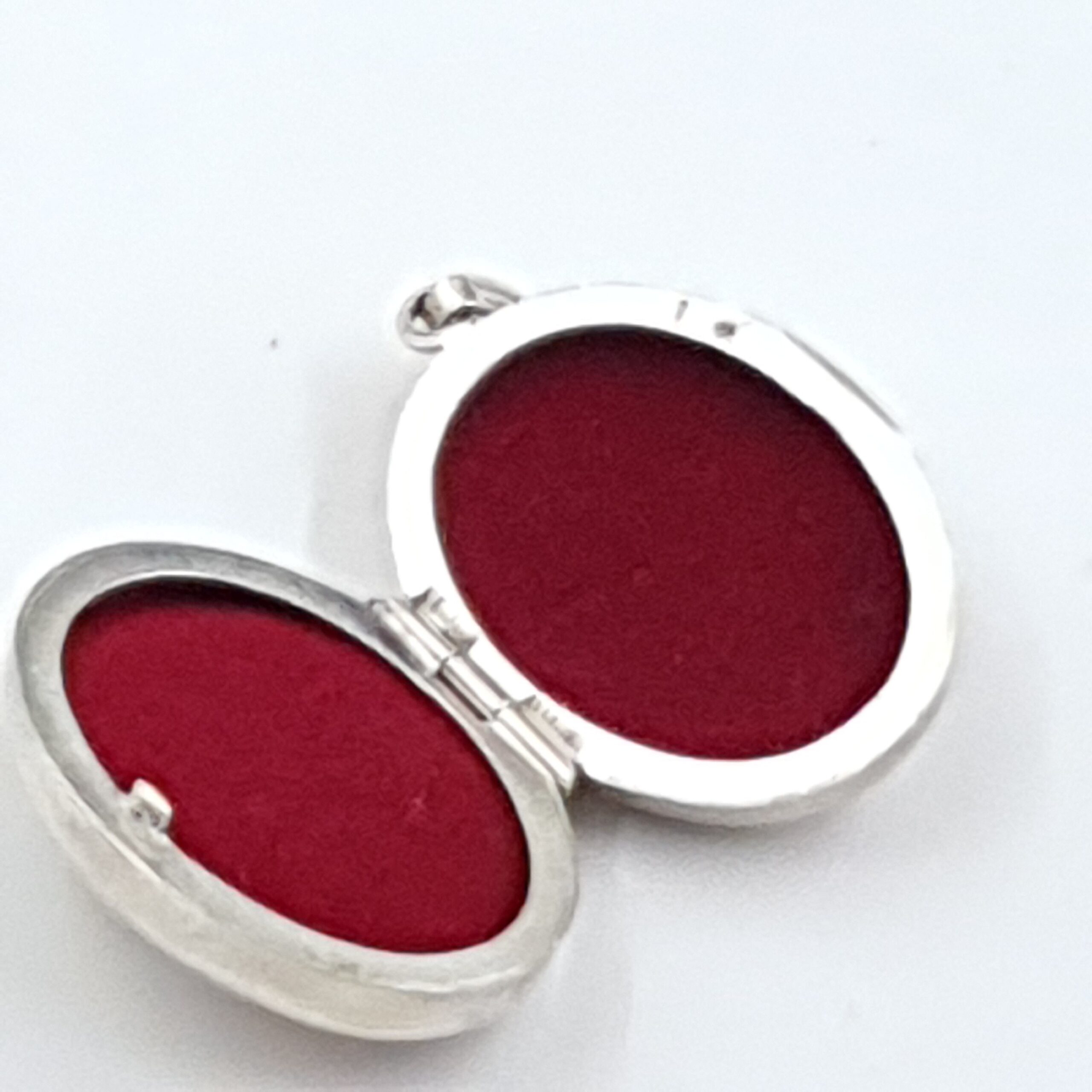 Vintage Silver Locket UK Hallmarked 1993 Engraved - Image 2