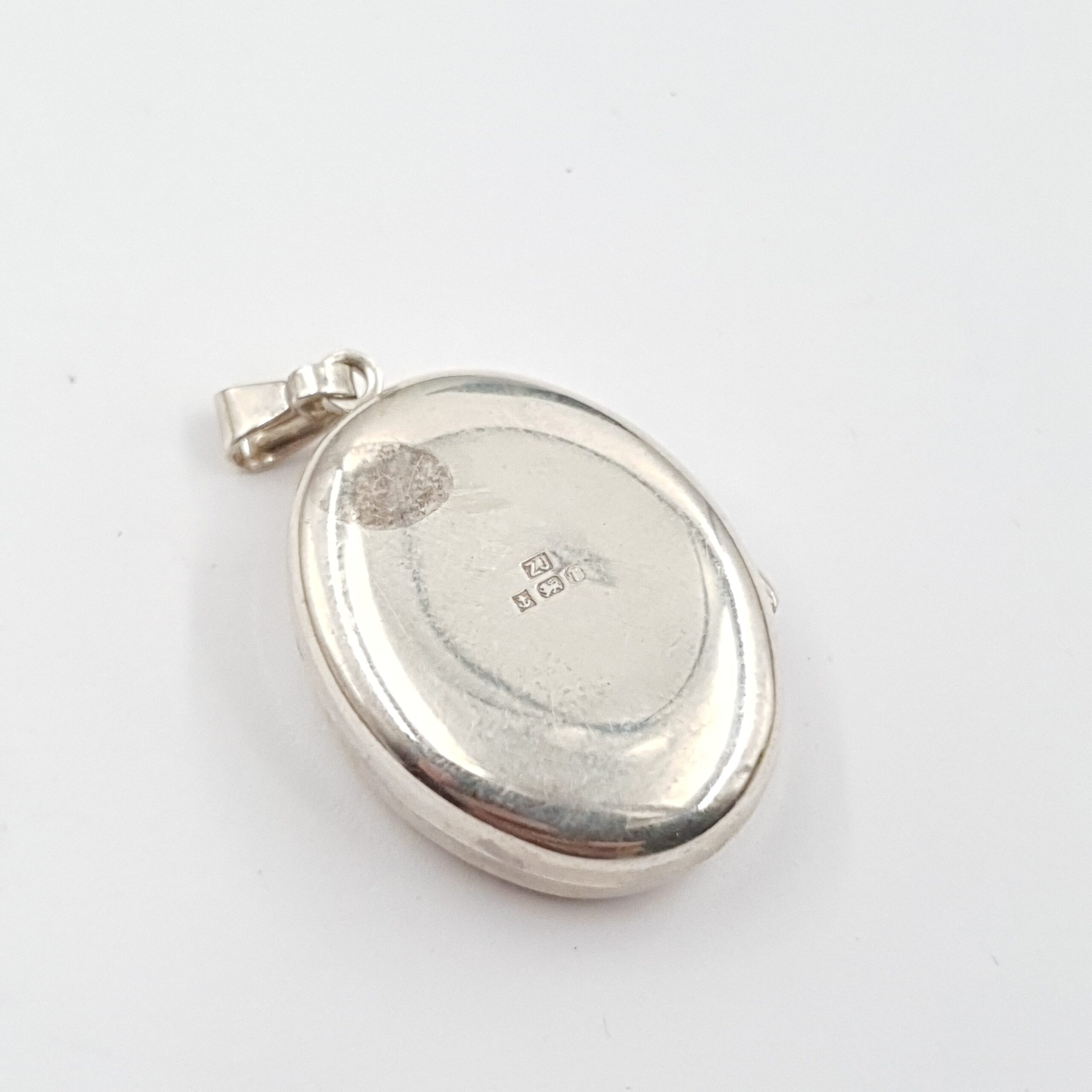 Vintage Silver Locket UK Hallmarked 1993 Engraved - Image 3