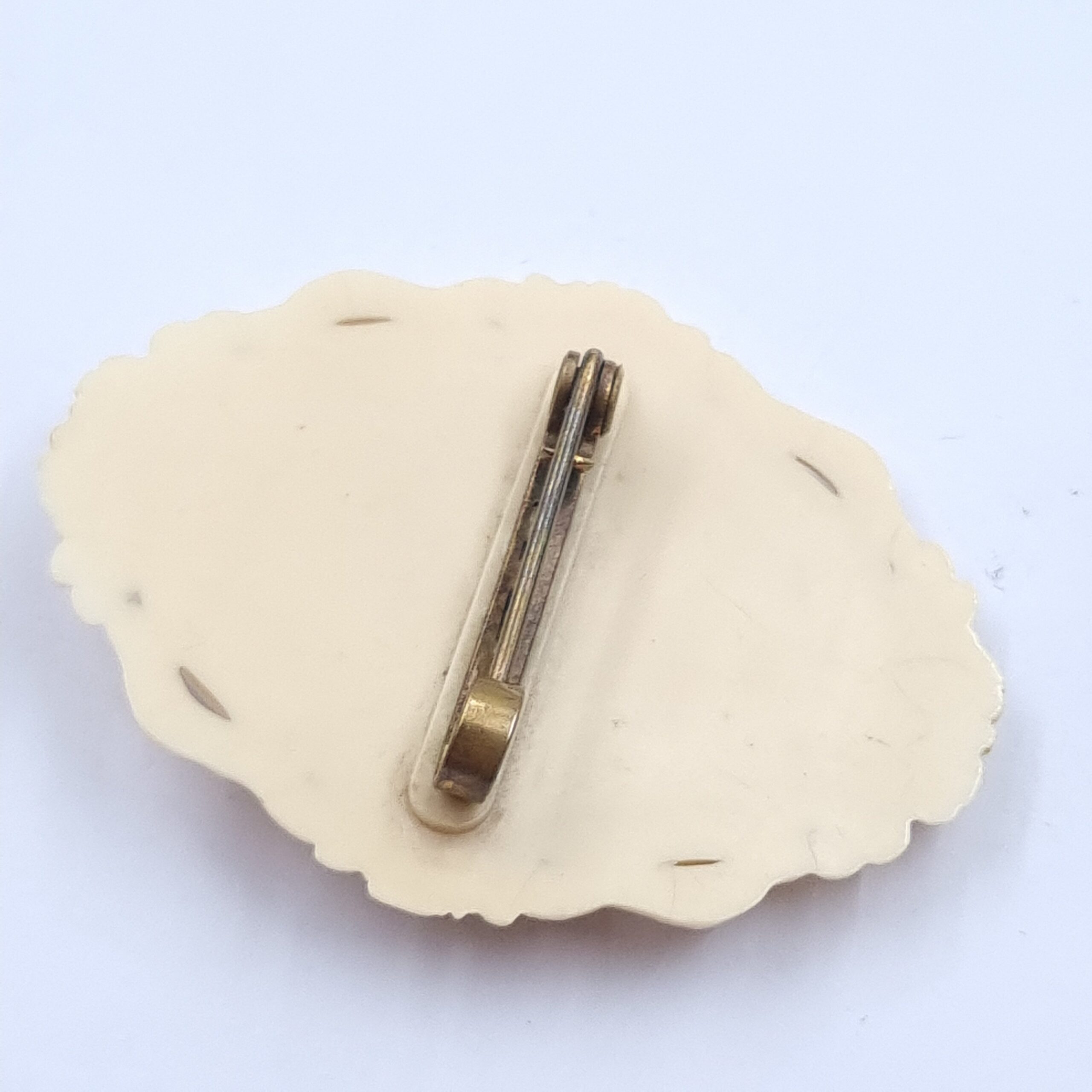 Art Deco Celluloid Cameo Brooch c 1930s - Image 2