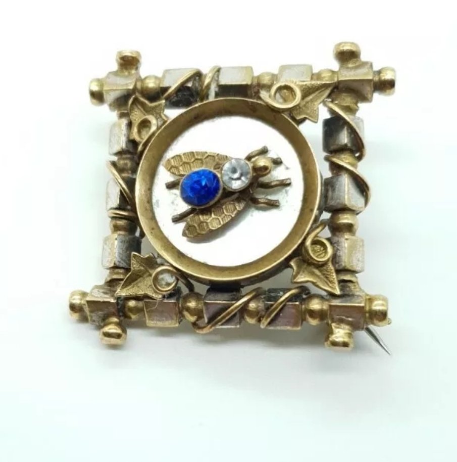 Victorian Bee Brooch on Mother of Pearl Antique Jewellery - Image 2