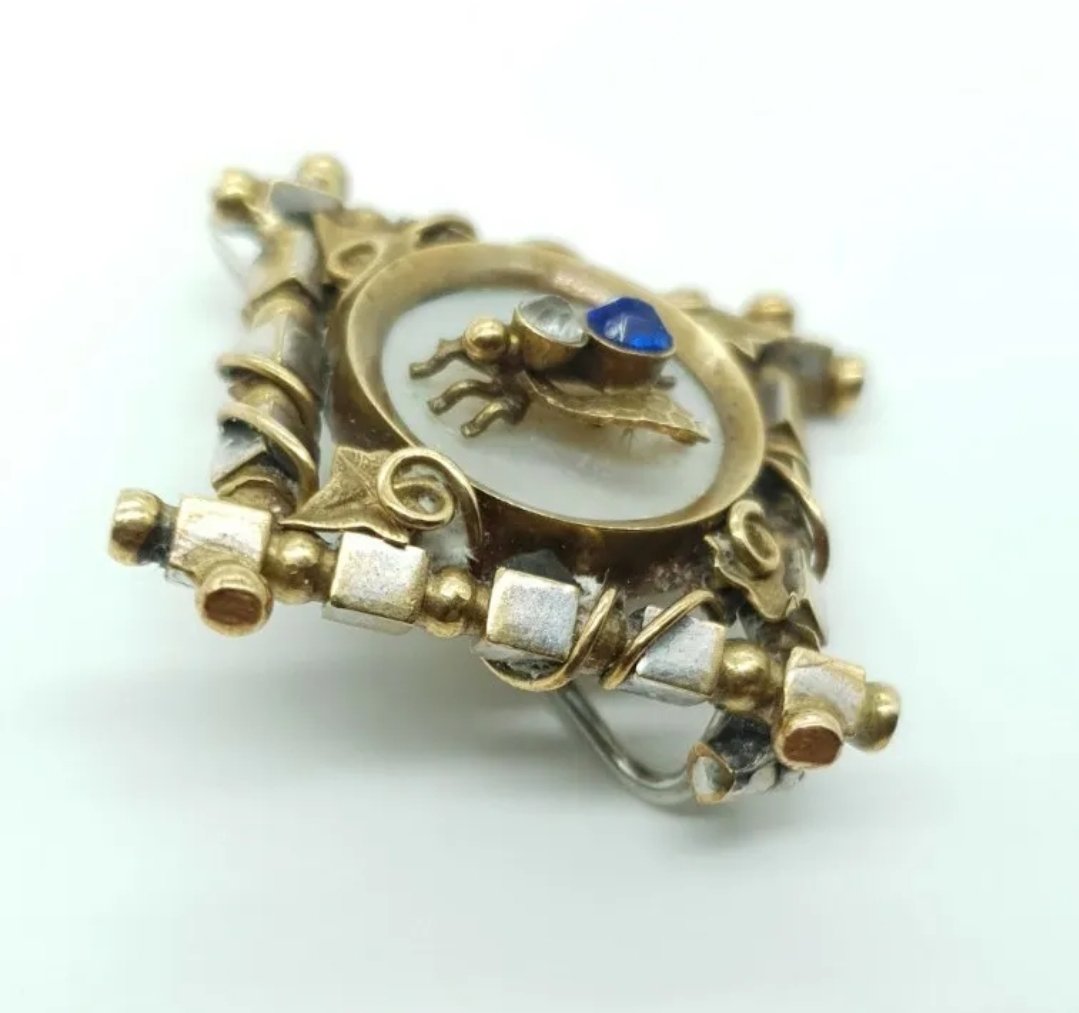 Victorian Bee Brooch on Mother of Pearl Antique Jewellery - Image 4