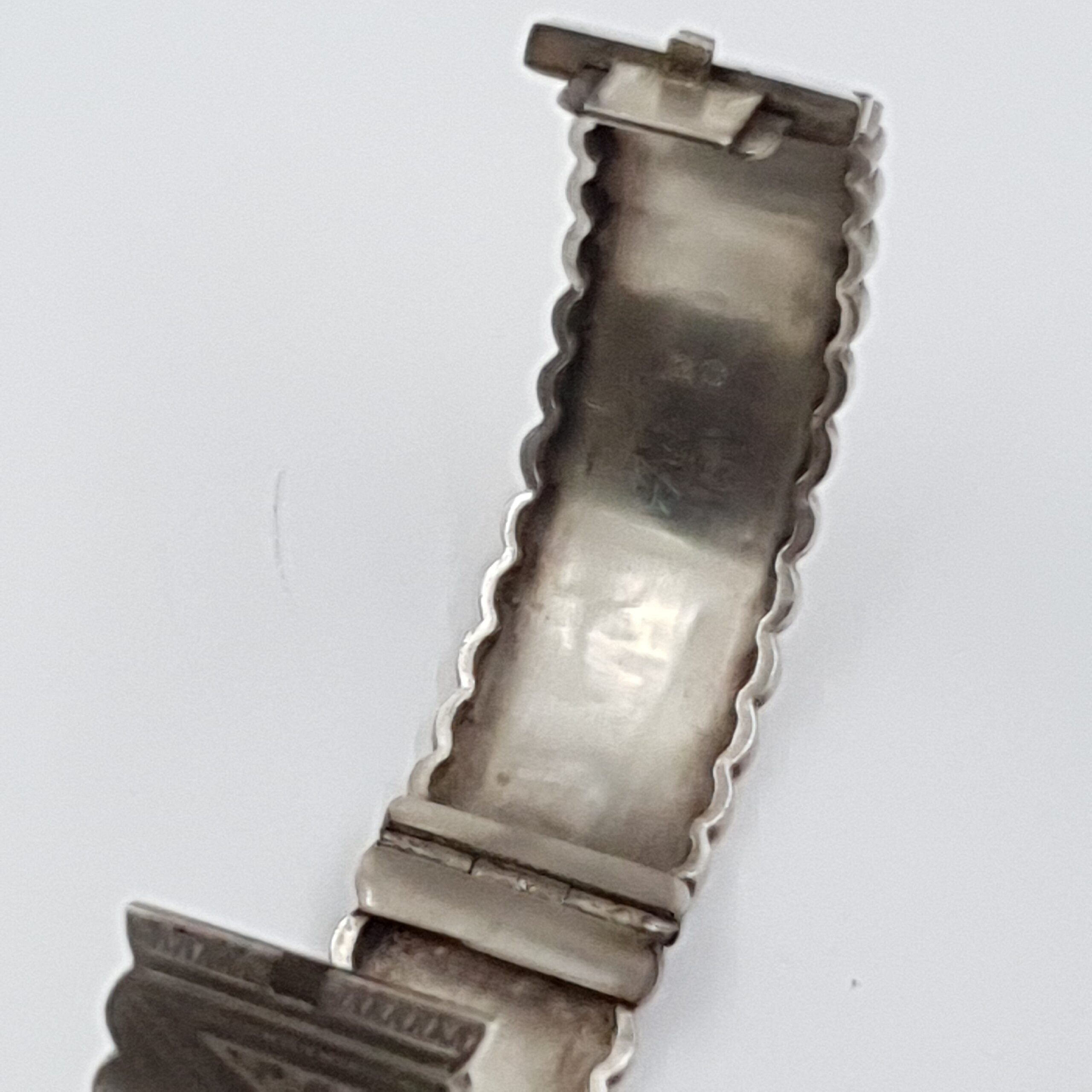Victorian Aesthetic Movement Silver Bangle Hallmarked 1884 Scallop Edge - Image 6