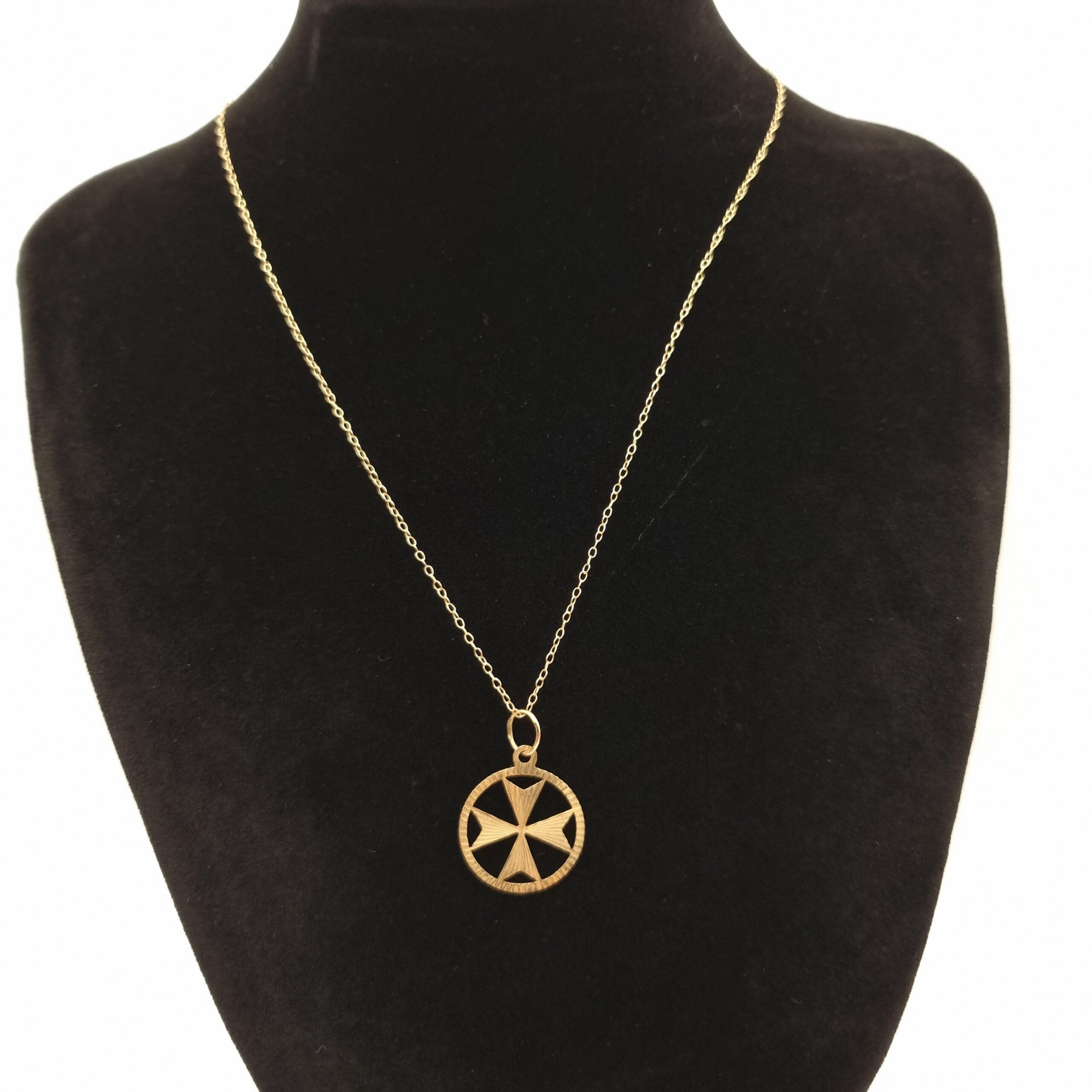 9ct Gold Maltese Cross Pendant Necklace Vintage c 1970s - Image 2