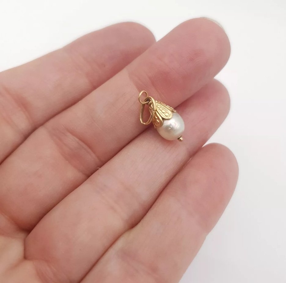 18k Gold & Freshwater Pearl Pendant 18ct Marked 750 Drop - Image 3