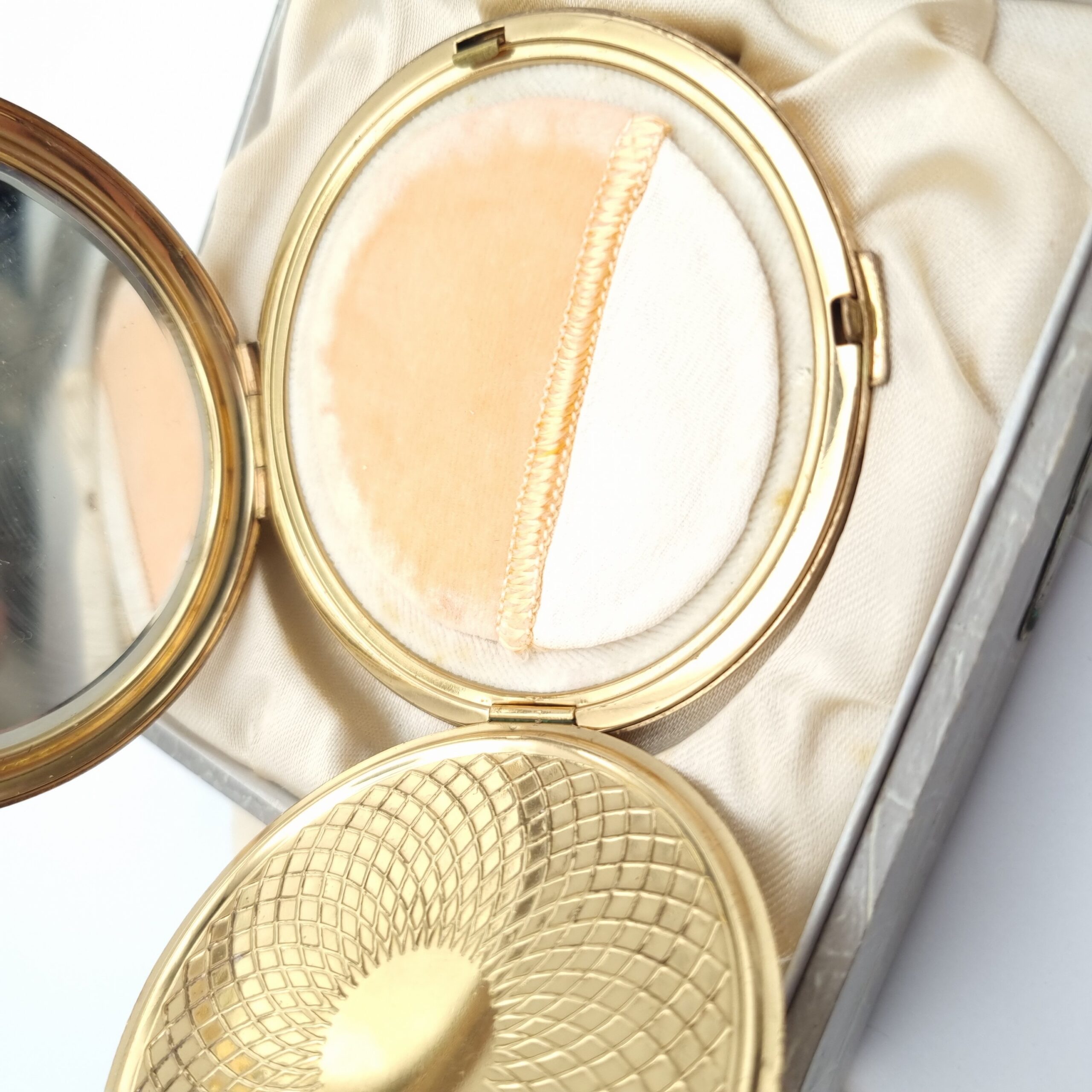 Japanese Shakudo Powder Compact 24K Gold Inlay Fuji Temple - Image 4