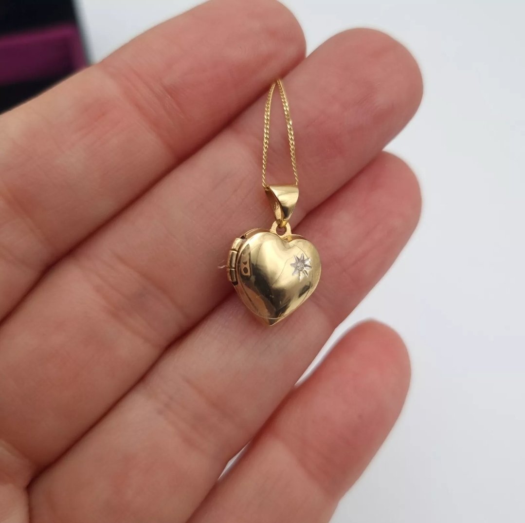 9ct Gold Heart Locket Necklace with Diamond 18in Chain Unused In Box - Image 5