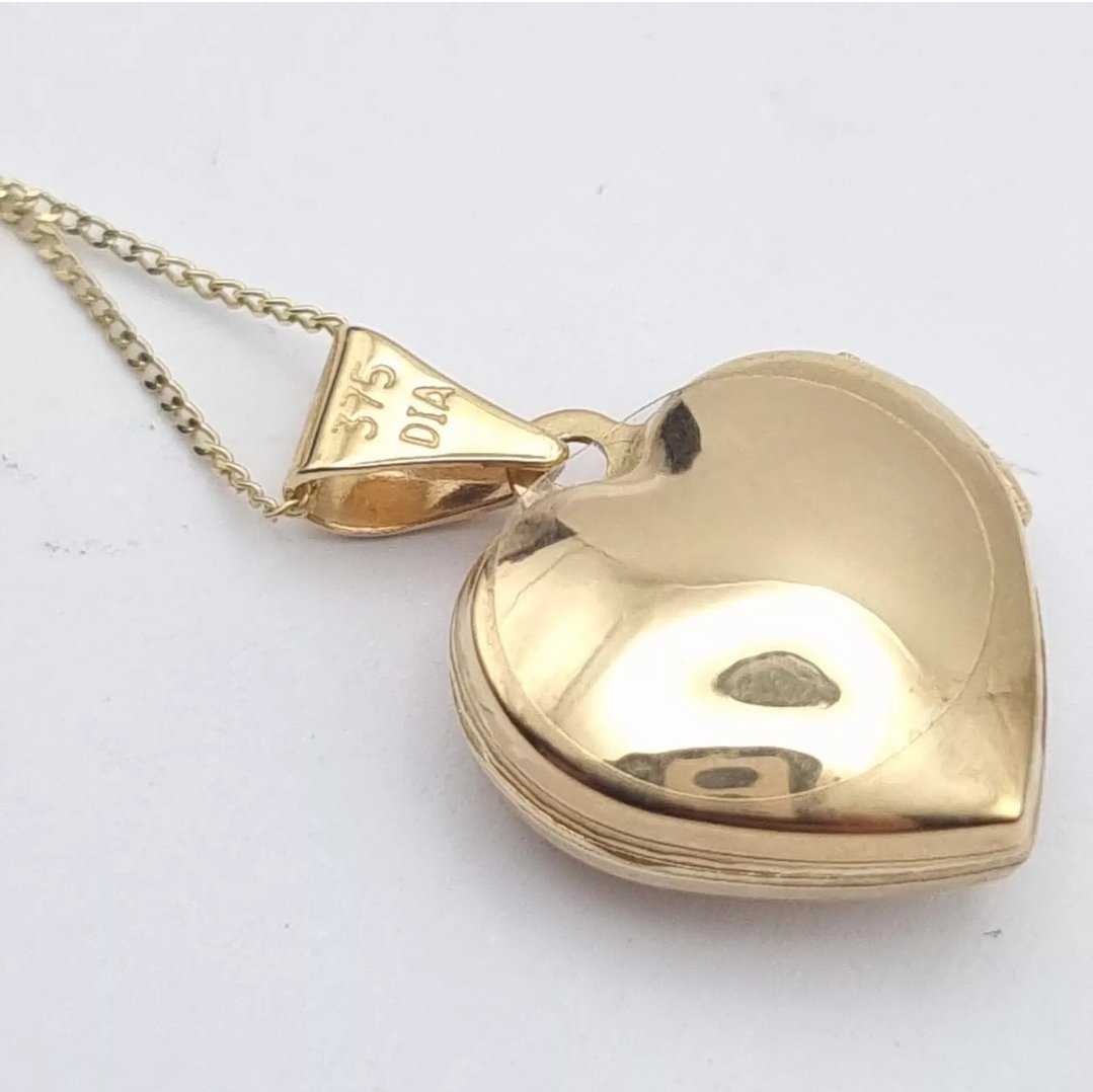 9ct Gold Heart Locket Necklace with Diamond 18in Chain Unused In Box - Image 4