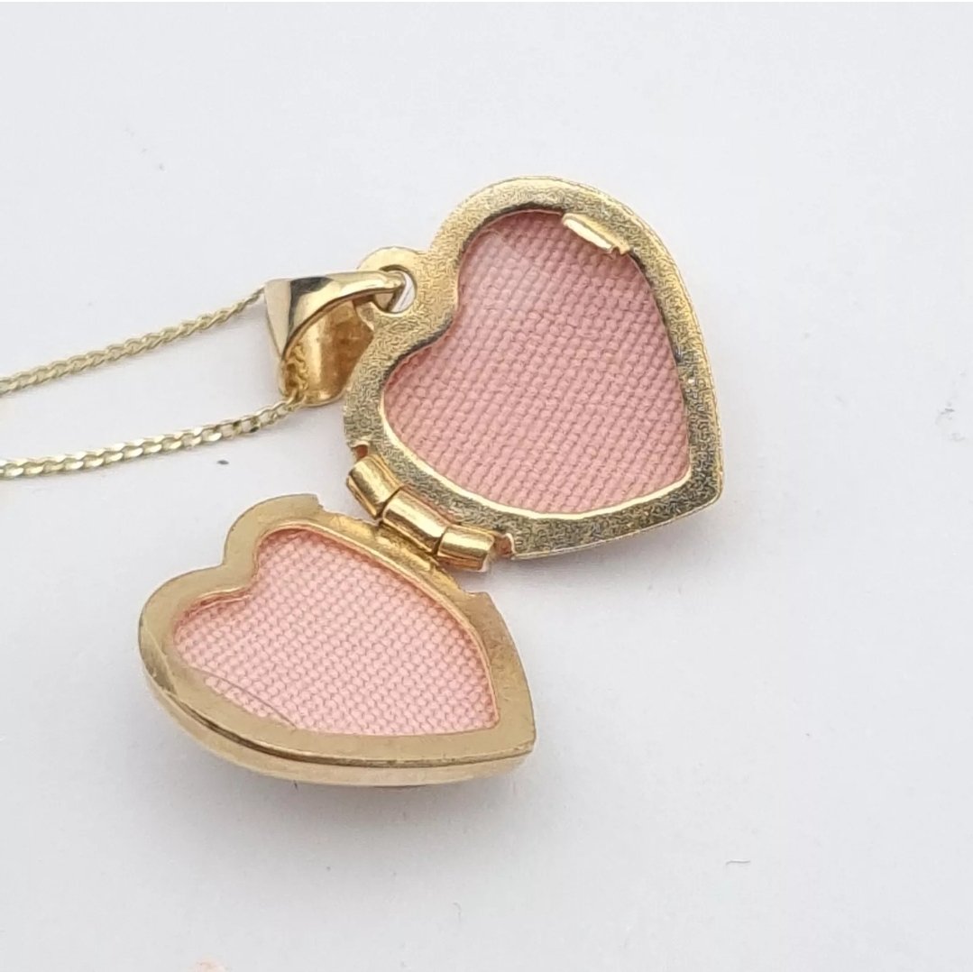 9ct Gold Heart Locket Necklace with Diamond 18in Chain Unused In Box - Image 3