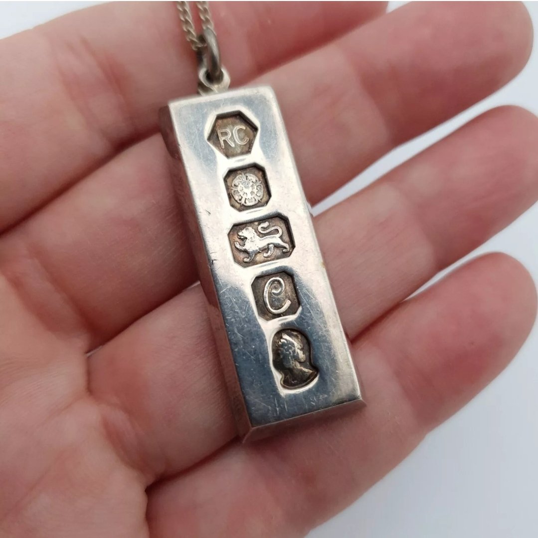 Sterling Silver Ingot Pendant Necklace 1977 Queen Elizabeth - Image 3