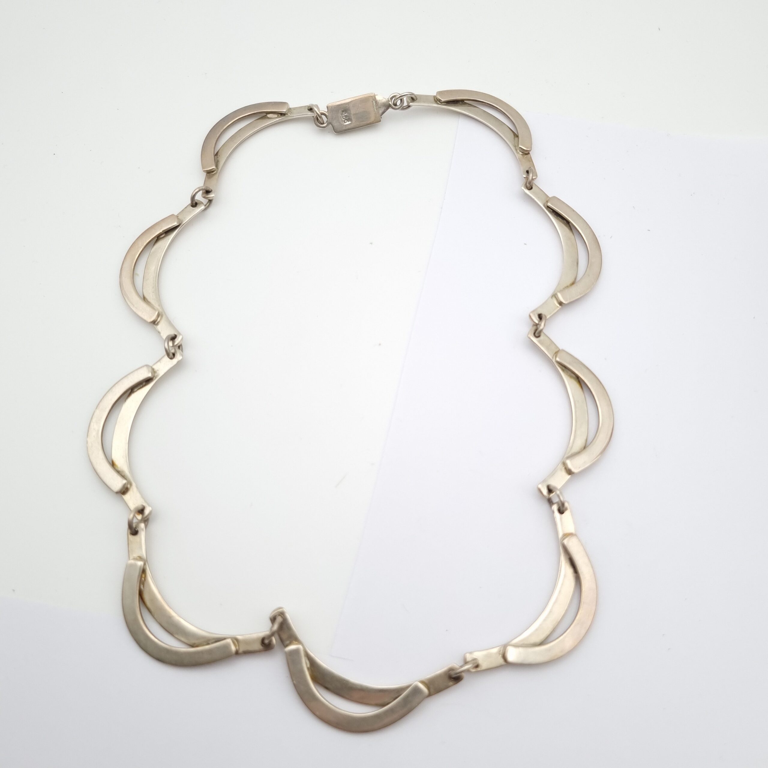 Solid Silver Scalloped Necklace Heavy Modernist Style Hallmarked London TS - Image 2