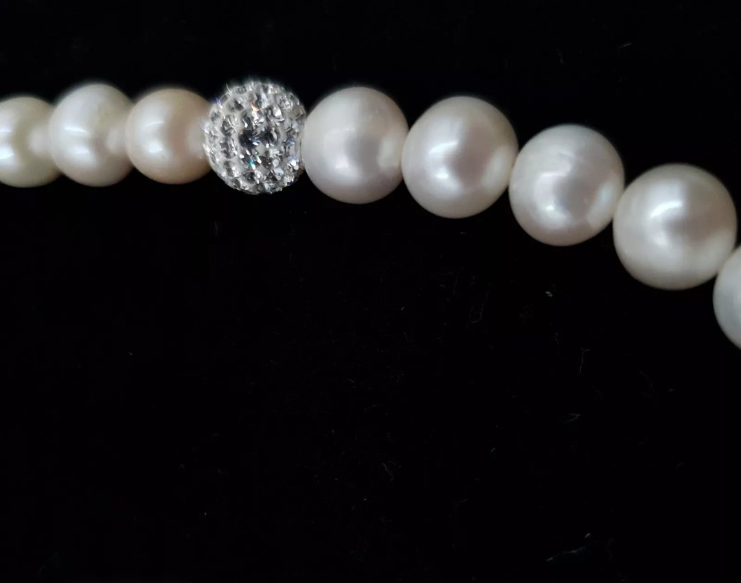 Cultured Pearl Necklace 9ct Gold Clasp Pavé Crystal Detail Boxed - Image 3