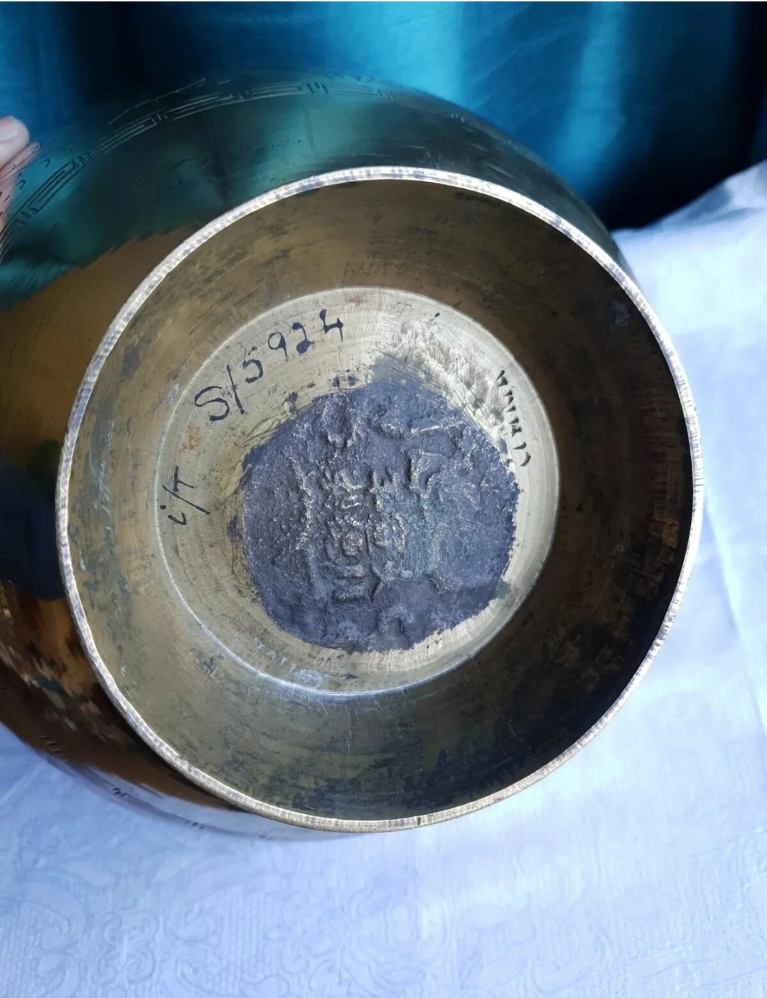 Vintage Chinese Dragon Bowl Large Turned Brass Bowl 25 x 13.5cm - Image 2