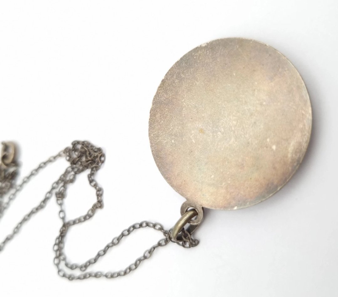 Vintage Sterling Silver Nefertiti Pendant Necklace 16in 3 Dimensional - Image 4